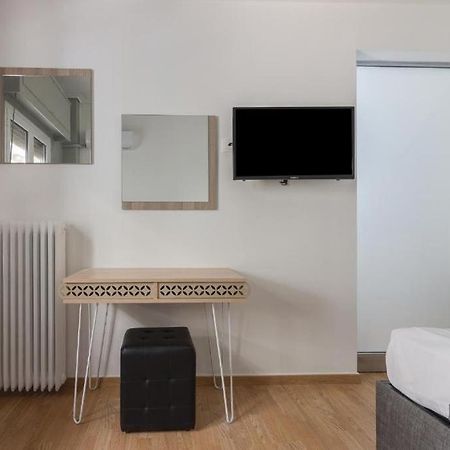 Fully Renovated 1 Bedroom Condo أثينا المظهر الخارجي الصورة