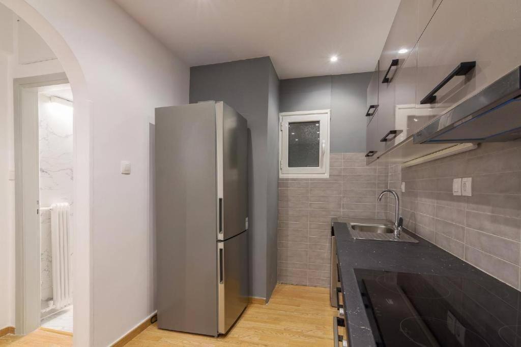 Fully Renovated 1 Bedroom Condo أثينا المظهر الخارجي الصورة
