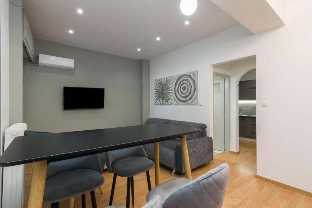 Fully Renovated 1 Bedroom Condo أثينا المظهر الخارجي الصورة